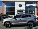 Used 2022 Volkswagen Taos SE w/ Panoramic Sunroof Package image 2