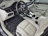 Certified 2022 Porsche Macan image 4