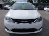 Used 2017 Chrysler Pacifica Touring-L w/ Tire & Wheel Group image 2
