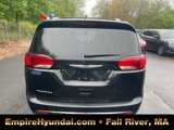 Used 2020 Chrysler Pacifica Touring-L image 4
