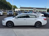 Used 2017 Toyota Avalon XLE Premium image 3