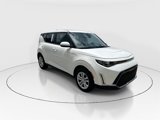 Used 2023 Kia Soul LX image 2