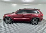 Used 2018 Jeep Grand Cherokee Laredo image 2
