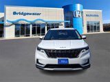Used 2023 Kia Carnival LX image 2