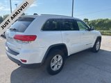 Used 2017 Jeep Grand Cherokee Laredo image 4