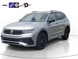 Used 2022 Volkswagen Tiguan SE R-Line image 2