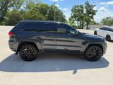Used 2017 Jeep Grand Cherokee Altitude image 2