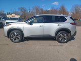 Used 2021 Nissan Rogue SV image 2