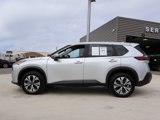 Used 2023 Nissan Rogue SV image 2
