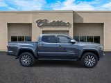 Used 2022 Toyota Tacoma Limited image 2