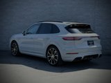 Certified 2023 Porsche Cayenne Platinum Edition image 3
