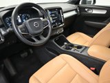 Used 2019 Volvo XC40 T5 Momentum image 2
