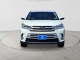 Used 2018 Toyota Highlander LE image 2