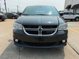 Used 2019 Dodge Grand Caravan SXT image 2