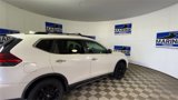 Used 2018 Nissan Rogue SV image 2