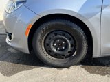 Used 2017 Chrysler Pacifica Touring-L image 5