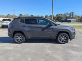 Used 2024 Jeep Compass Limited image 2