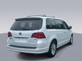 Used 2014 Volkswagen Routan SE image 3