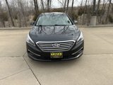 Used 2017 Hyundai Sonata SE image 2