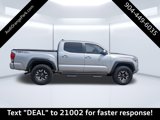 Used 2017 Toyota Tacoma TRD Off-Road w/ Premium & Technology Package image 2