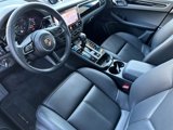 Certified 2025 Porsche Macan image 4