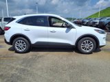 Certified 2022 Ford Escape SE w/ Cold Weather Package image 2