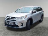 Used 2017 Toyota Highlander LE image 3