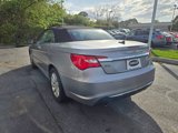 Used 2014 Chrysler 200 Touring image 2