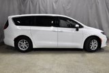 Used 2023 Chrysler Pacifica Touring-L image 2