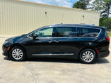 Used 2019 Chrysler Pacifica Touring-L image 4