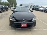 Used 2015 Volkswagen Jetta SE image 2