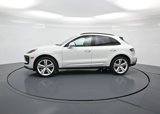 Certified 2024 Porsche Macan image 2