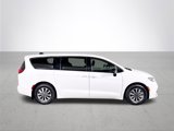 New 2025 Chrysler Pacifica Select w/ Uconnect Theater Family Group image 6