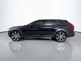 Used 2017 Volvo V90 T6 Cross Country image 2