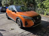 Used 2022 Nissan Kicks SR image 2
