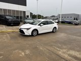 Used 2022 Toyota Corolla LE image 2