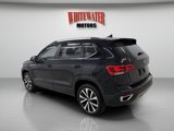 Used 2022 Volkswagen Taos SE image 2