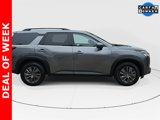 Used 2022 Nissan Pathfinder SV image 2