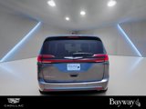 Used 2023 Chrysler Pacifica Touring-L image 6