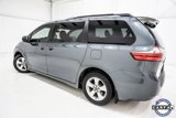 Used 2018 Toyota Sienna LE image 4