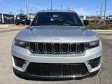 New 2025 Jeep Grand Cherokee Laredo X image 2