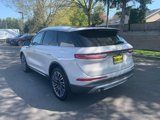 Used 2022 Lincoln Corsair Reserve image 3