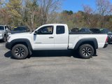 Used 2013 Toyota Tacoma 4x4 Access Cab image 2