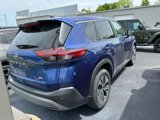Used 2023 Nissan Rogue SV image 2