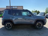 Used 2016 Jeep Renegade Trailhawk w/ Premium Trailhawk Package image 2