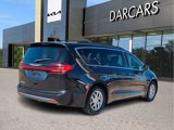 Used 2022 Chrysler Pacifica Touring-L image 4