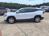 Used 2024 GMC Terrain SLE image 2