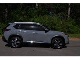 Used 2021 Nissan Rogue Platinum image 2