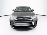 Used 2018 Toyota Highlander LE image 3