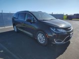 Used 2019 Chrysler Pacifica Touring-L image 2